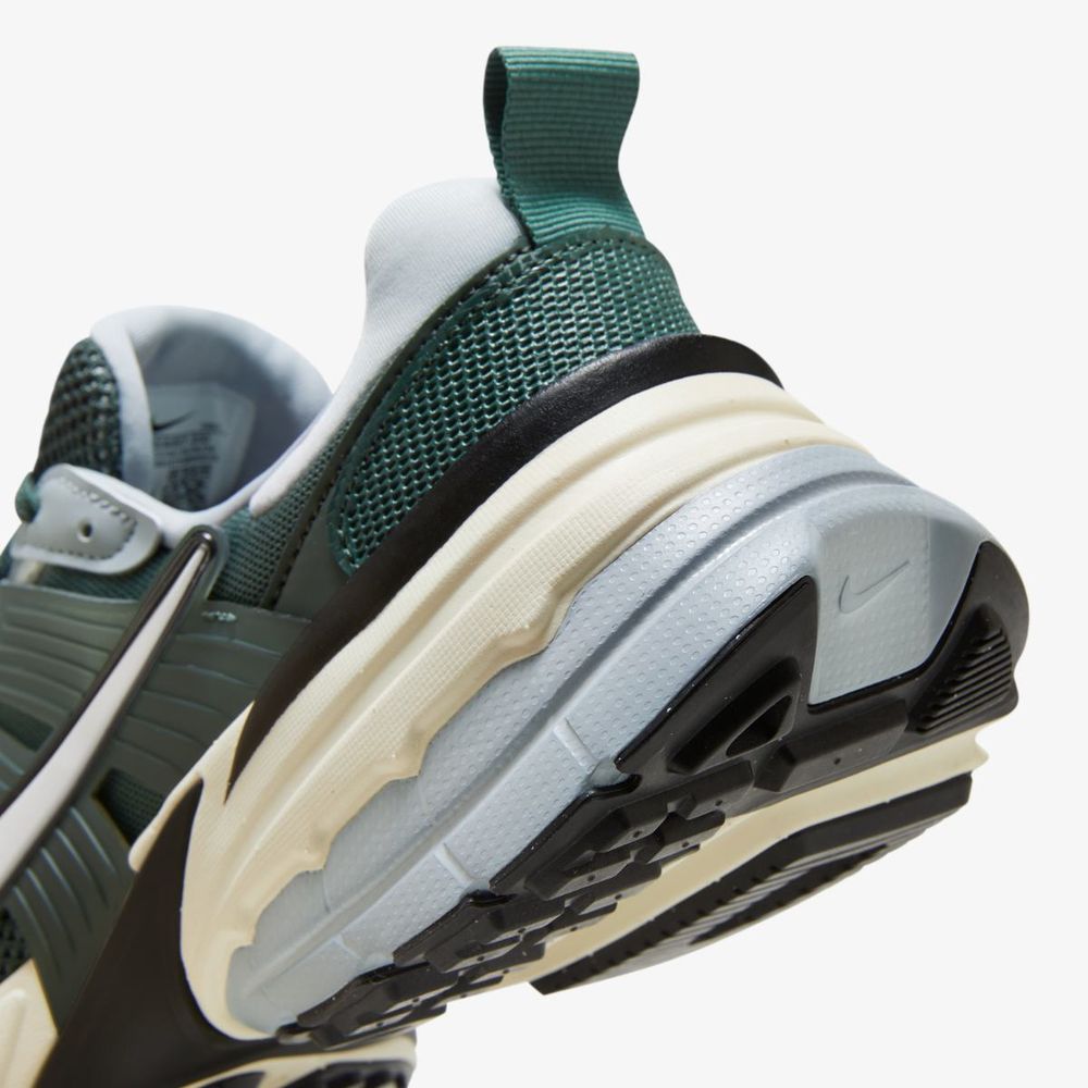 Мужские кроссовки Nike V2K Run - HJ4497-300 в интернет магазине